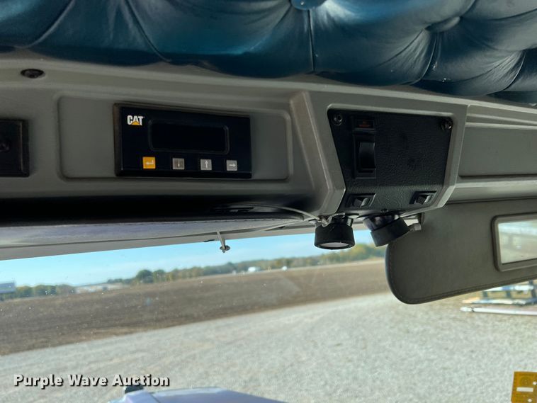 image for item KF9853 1998 Kenworth W900  truck cab and chassis