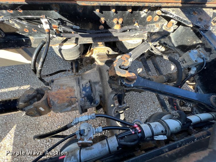 image for item KF9853 1998 Kenworth W900  truck cab and chassis