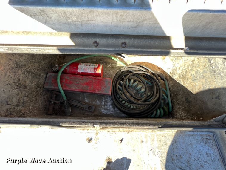 image for item KF9853 1998 Kenworth W900  truck cab and chassis