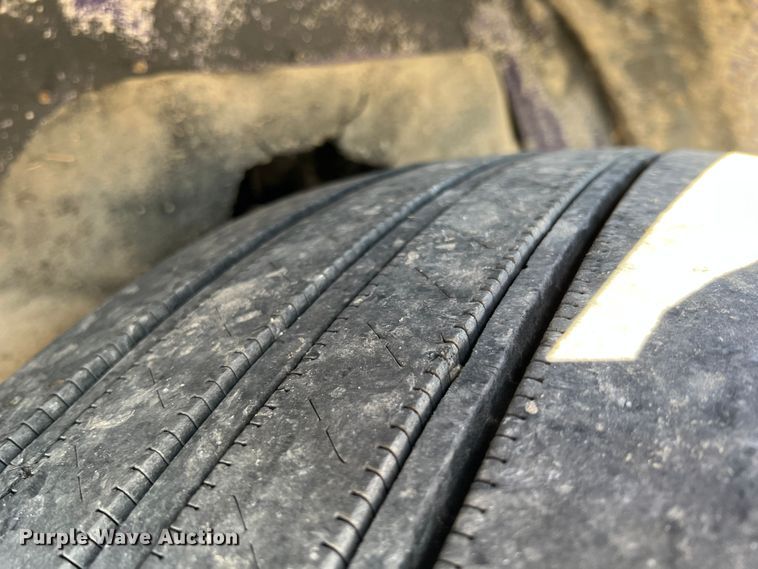 image for item KF9853 1998 Kenworth W900  truck cab and chassis