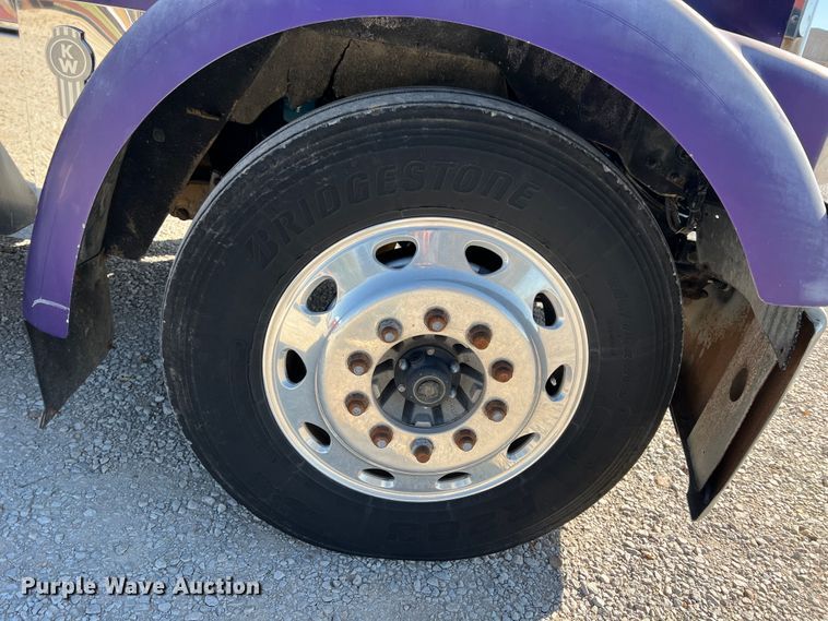 image for item KF9853 1998 Kenworth W900  truck cab and chassis