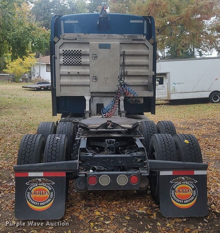 image for item KI9974 2013 Kenworth T660  semi truck