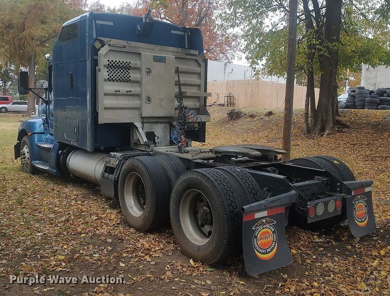 image for item KI9974 2013 Kenworth T660  semi truck