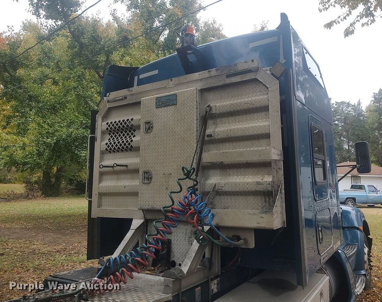 image for item KI9974 2013 Kenworth T660  semi truck