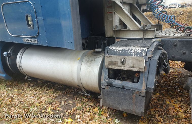 image for item KI9974 2013 Kenworth T660  semi truck