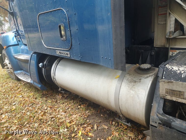 image for item KI9974 2013 Kenworth T660  semi truck