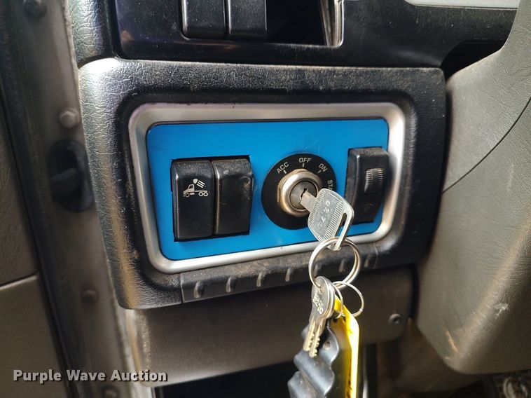 image for item KI9974 2013 Kenworth T660  semi truck