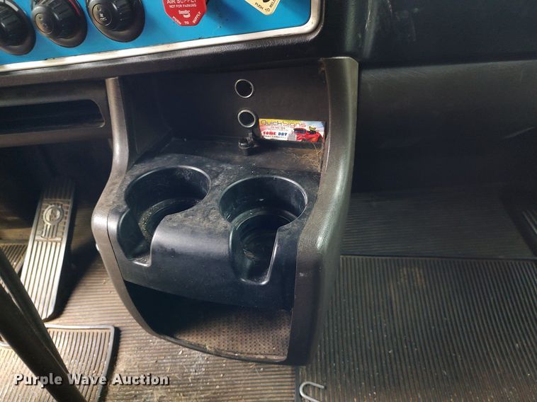 image for item KI9974 2013 Kenworth T660  semi truck