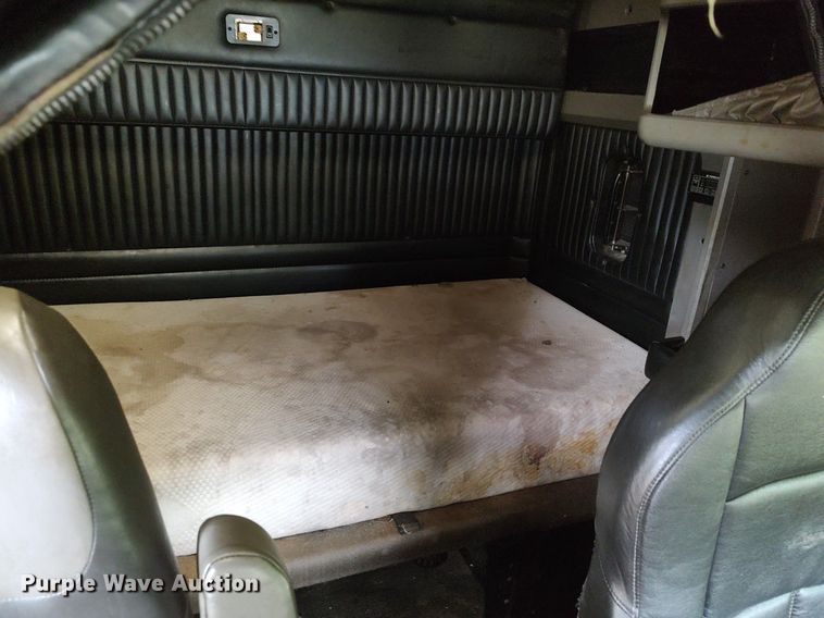 image for item KI9974 2013 Kenworth T660  semi truck