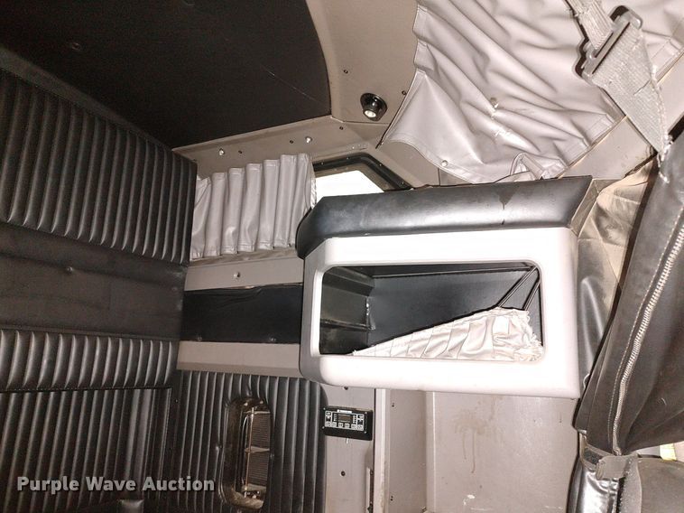 image for item KI9974 2013 Kenworth T660  semi truck