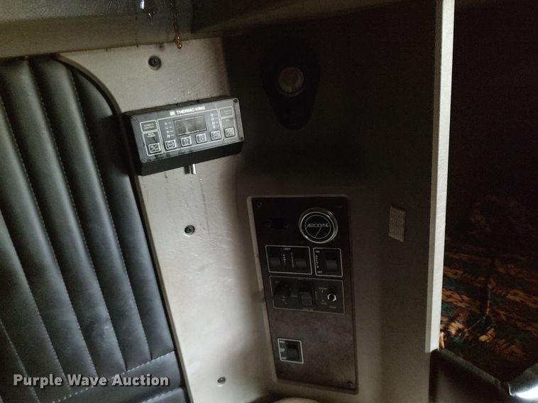 image for item KI9974 2013 Kenworth T660  semi truck