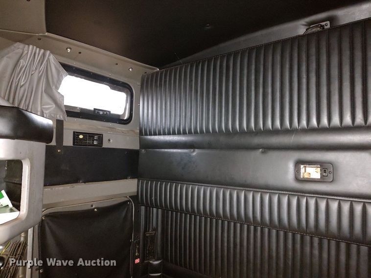 image for item KI9974 2013 Kenworth T660  semi truck