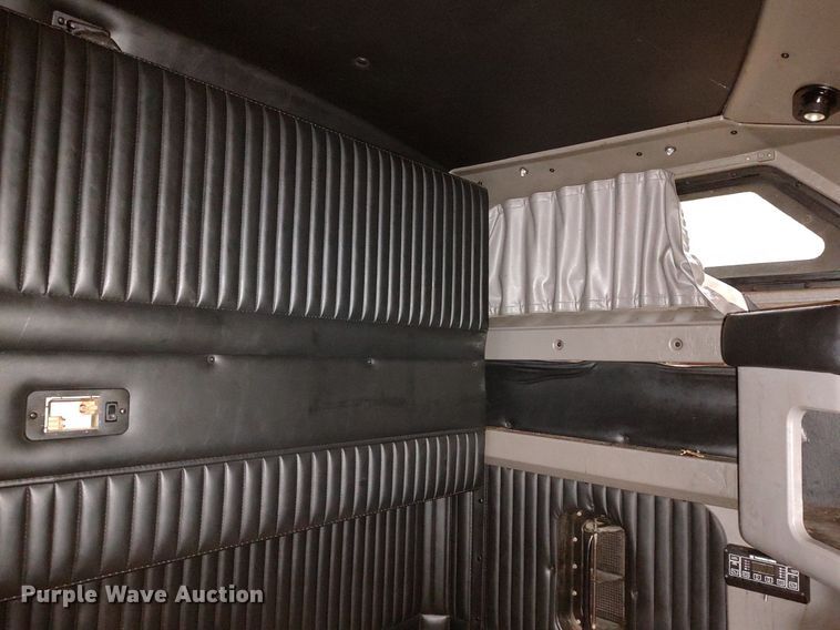 image for item KI9974 2013 Kenworth T660  semi truck