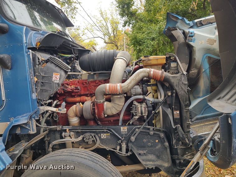 image for item KI9974 2013 Kenworth T660  semi truck