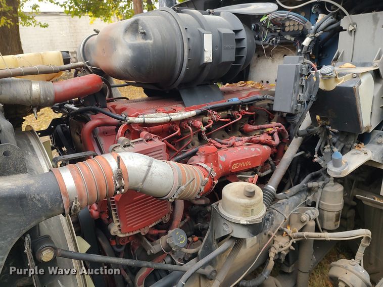 image for item KI9974 2013 Kenworth T660  semi truck