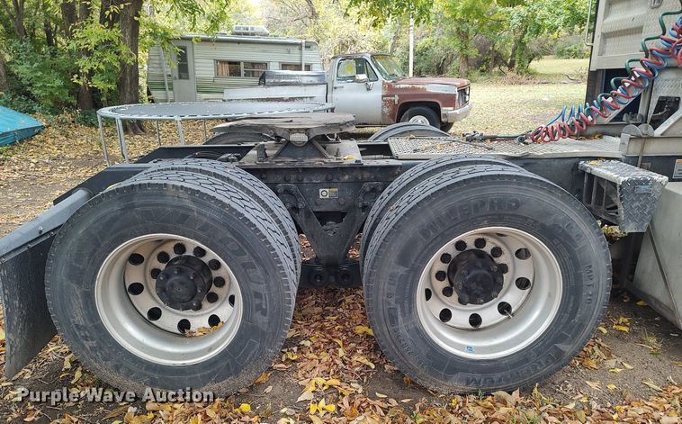 image for item KI9974 2013 Kenworth T660  semi truck