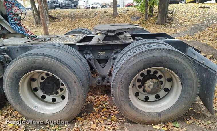 image for item KI9974 2013 Kenworth T660  semi truck