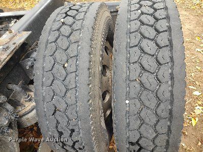 image for item KI9974 2013 Kenworth T660  semi truck