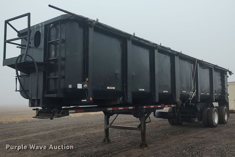 image for item KI9977 2001 Clement  end dump trailer