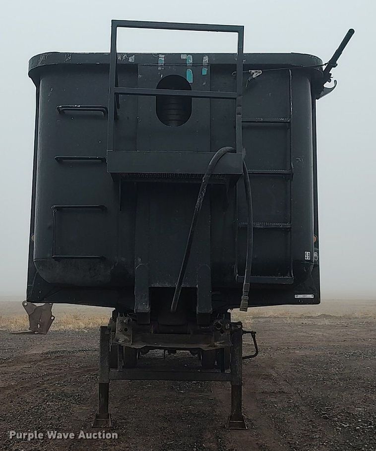 image for item KI9977 2001 Clement  end dump trailer