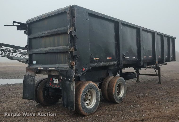 image for item KI9977 2001 Clement  end dump trailer