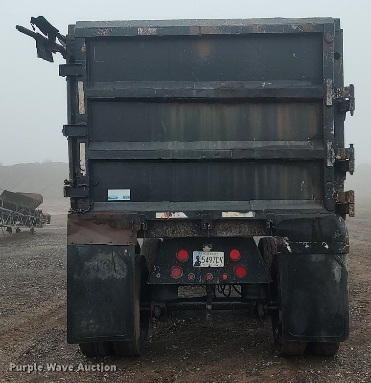 image for item KI9977 2001 Clement  end dump trailer