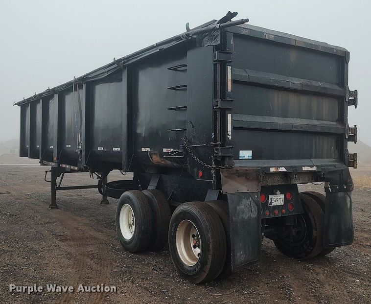 image for item KI9977 2001 Clement  end dump trailer