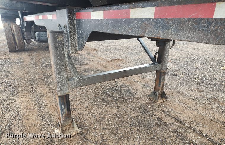 image for item KI9977 2001 Clement  end dump trailer