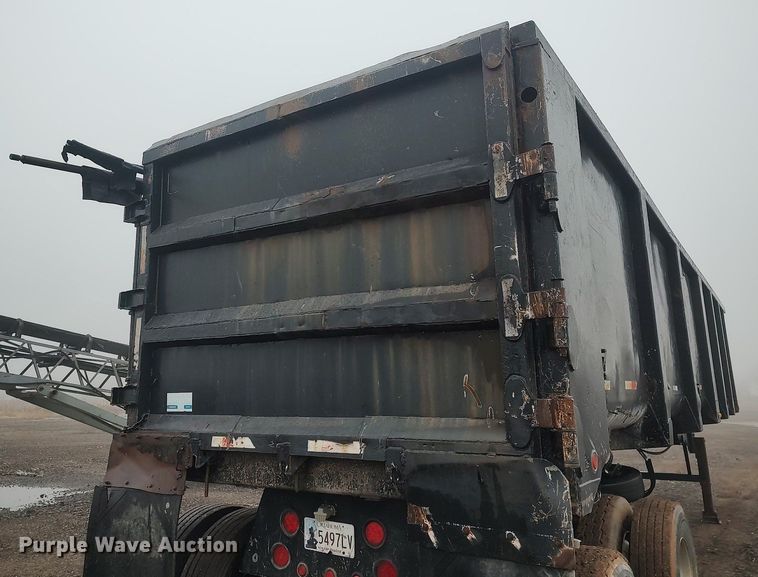 image for item KI9977 2001 Clement  end dump trailer