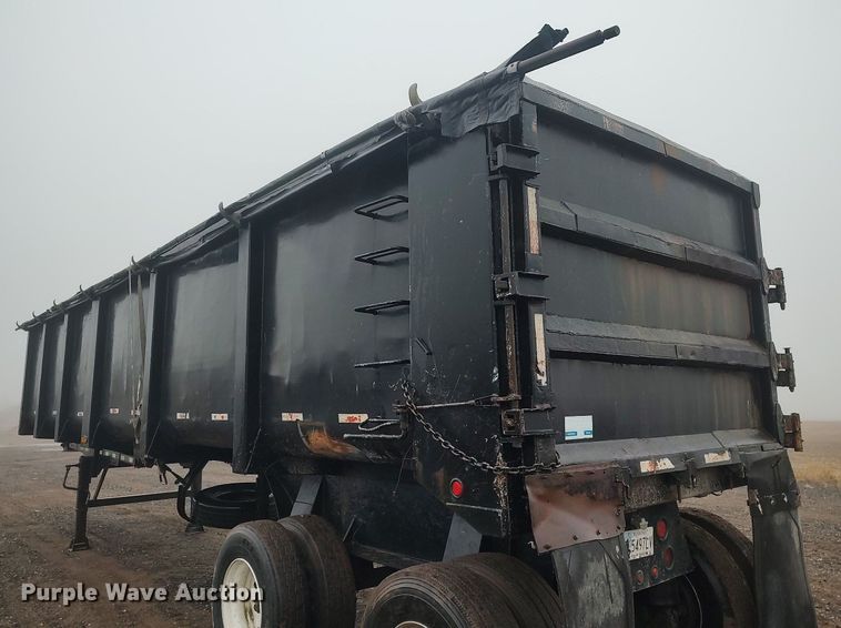 image for item KI9977 2001 Clement  end dump trailer
