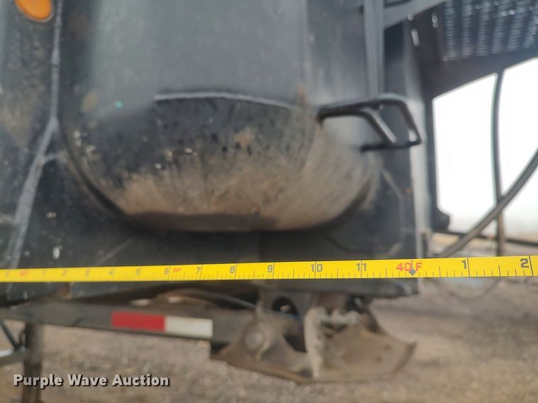 image for item KI9977 2001 Clement  end dump trailer