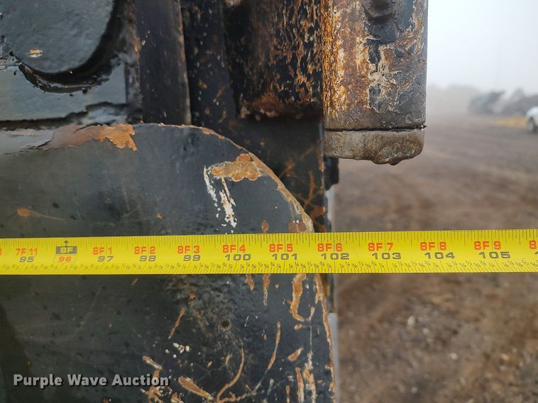 image for item KI9977 2001 Clement  end dump trailer