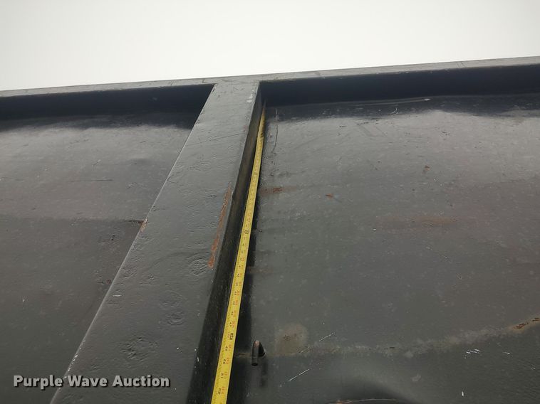 image for item KI9977 2001 Clement  end dump trailer