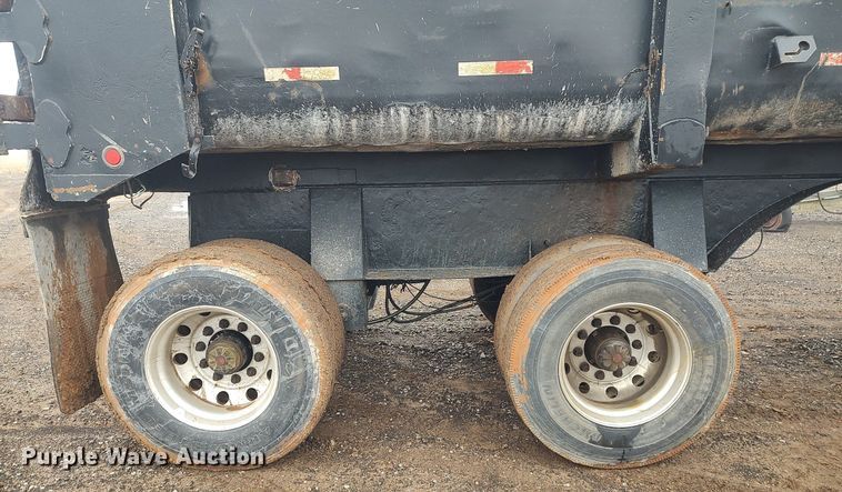 image for item KI9977 2001 Clement  end dump trailer
