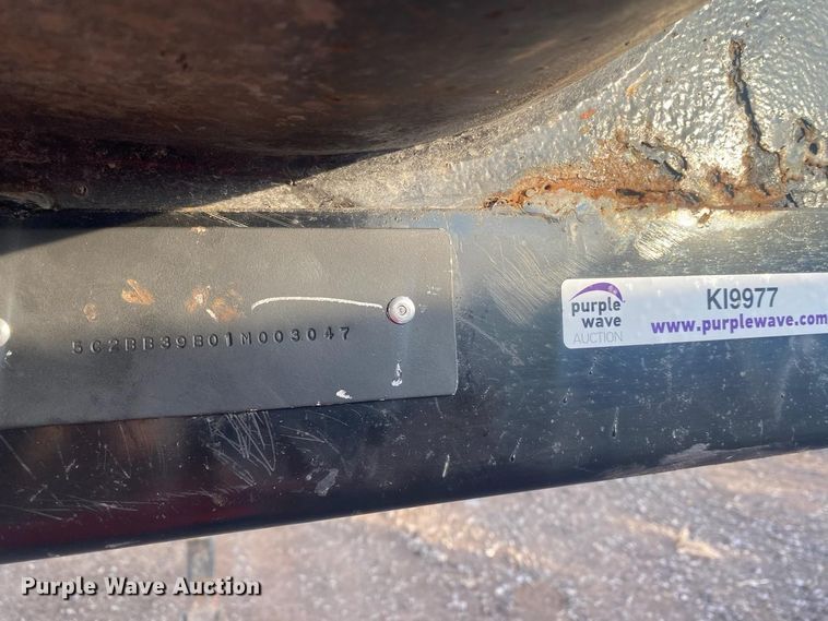 image for item KI9977 2001 Clement  end dump trailer