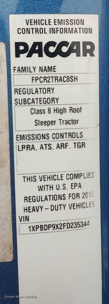 image for item KI9979 2015 Peterbilt 579  semi truck