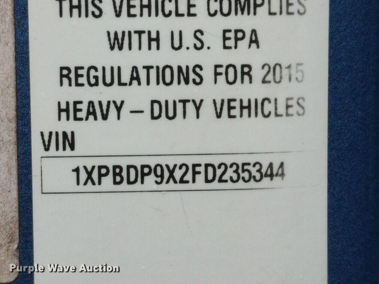 image for item KI9979 2015 Peterbilt 579  semi truck