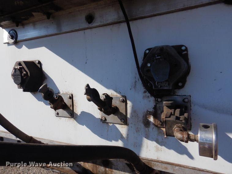 image for item KJ9022 2011 Wilkens 0K2HA32VCFSA  walking floor trailer