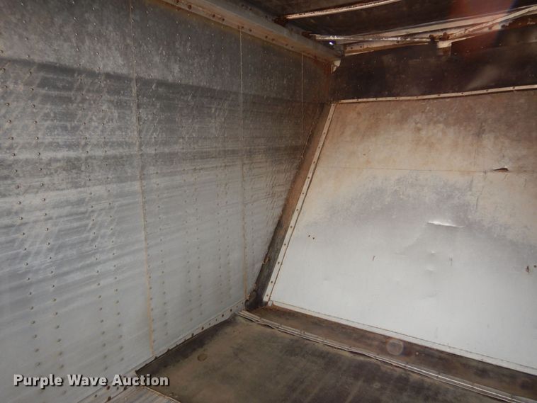 image for item KJ9022 2011 Wilkens 0K2HA32VCFSA  walking floor trailer