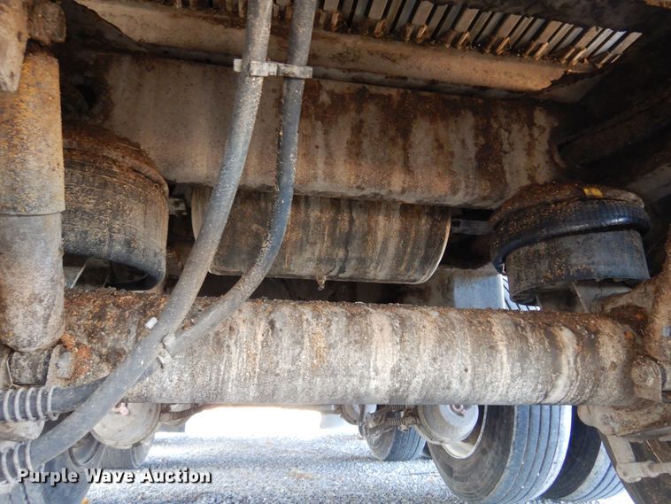 image for item KJ9022 2011 Wilkens 0K2HA32VCFSA  walking floor trailer