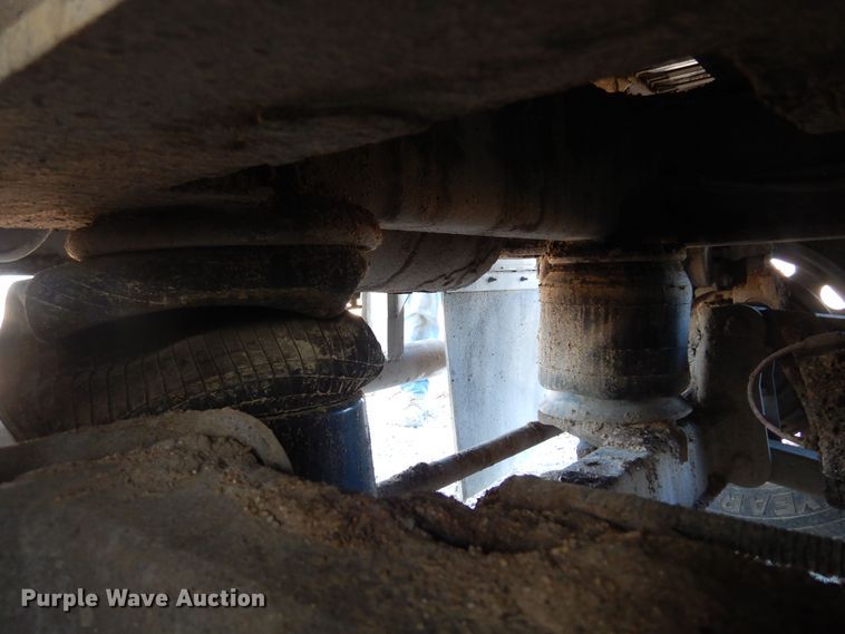 image for item KJ9022 2011 Wilkens 0K2HA32VCFSA  walking floor trailer