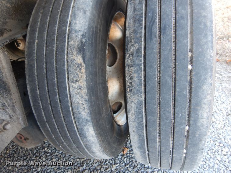 image for item KJ9022 2011 Wilkens 0K2HA32VCFSA  walking floor trailer