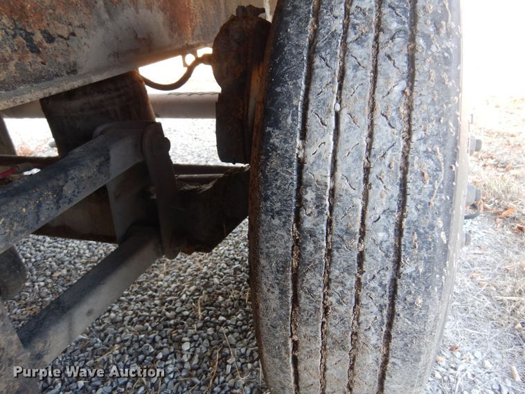 image for item KJ9022 2011 Wilkens 0K2HA32VCFSA  walking floor trailer