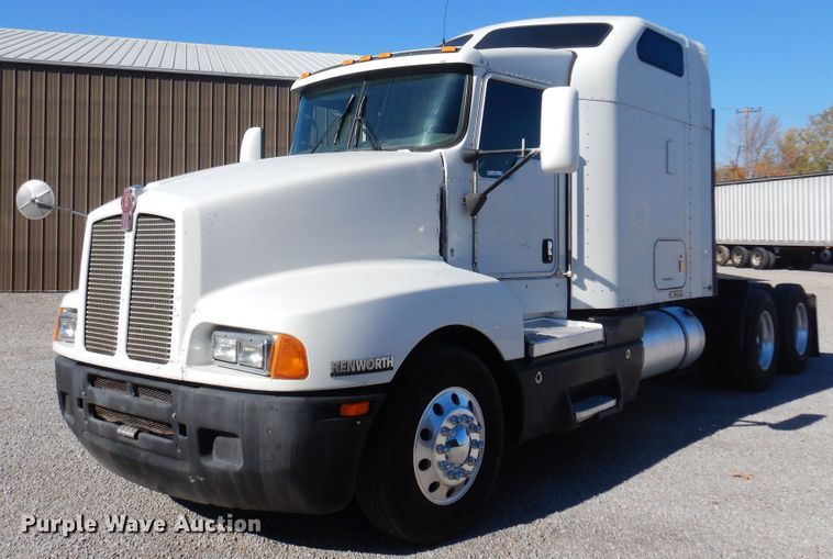 image for item KJ9024 2007 Kenworth T600B semi truck