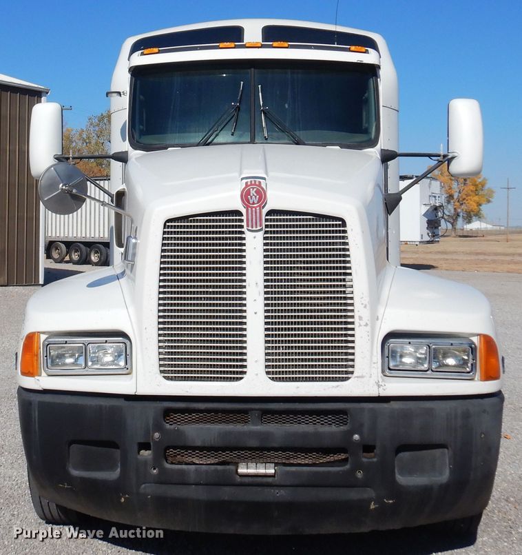 image for item KJ9024 2007 Kenworth T600B semi truck
