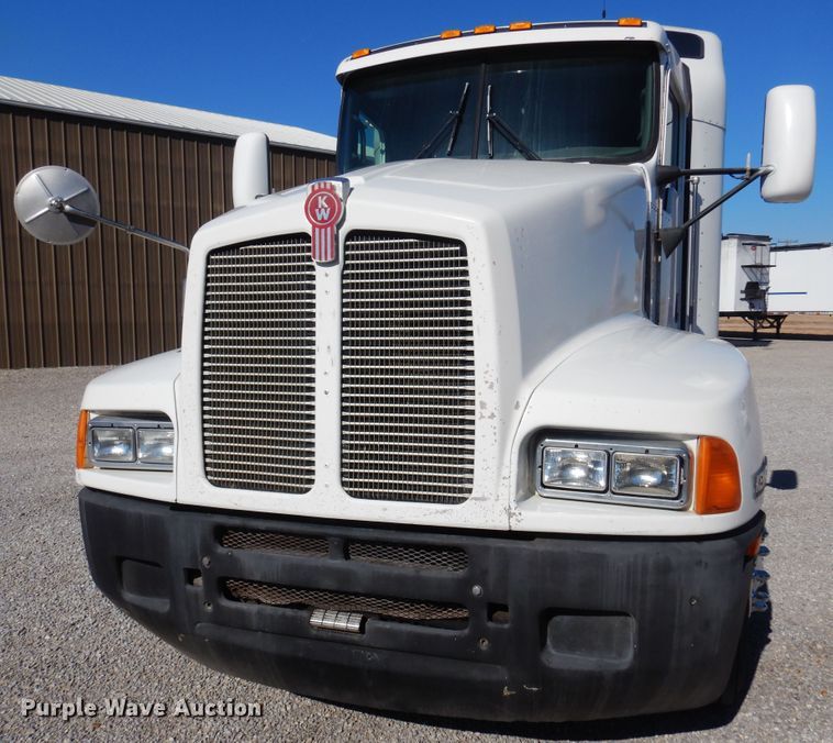 image for item KJ9024 2007 Kenworth T600B semi truck