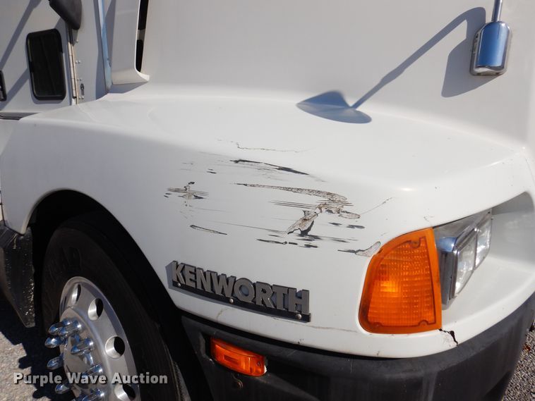 image for item KJ9024 2007 Kenworth T600B semi truck