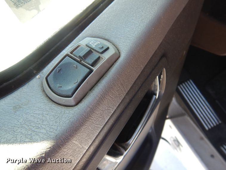 image for item KJ9024 2007 Kenworth T600B semi truck