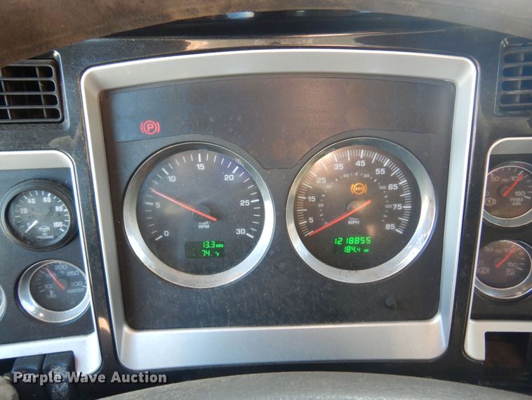 image for item KJ9024 2007 Kenworth T600B semi truck