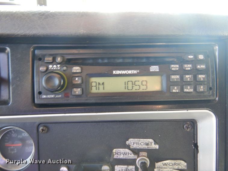 image for item KJ9024 2007 Kenworth T600B semi truck